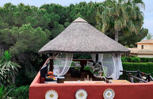 VILLA NABRISA MARBELLA, 5 BEDROOM, PRIVATE POOL, GARDEN, BBQ - Foto 43