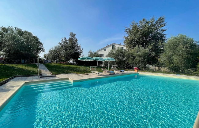 Belvilla by Oyo Amazing Apartment With Garden - Foto 1