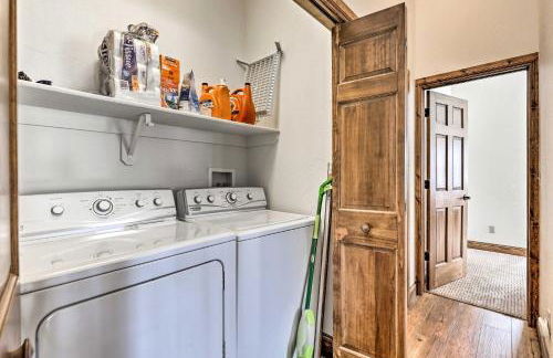 Luxe Rocky Mtn Retreat with Hot Tub - By Winter Park - Foto 22