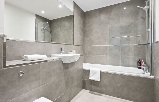 Luxurious 2 Bedroom Apartment With Free Parking - Foto 6