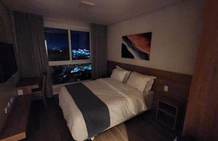 Elegante Flat com vista Catedral - Foto 17
