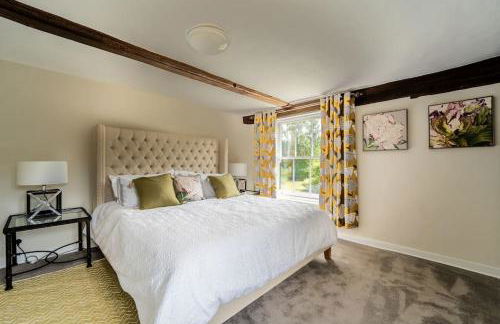 Large 5-Bedroom Farmhouse Sleeps 10 with Parking and Wifi - Foto 23