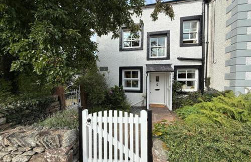 Blacksmiths Cottage a traditional cottage with garden and wood burning stove in Pooley Bridge, Ullwater - Foto 1