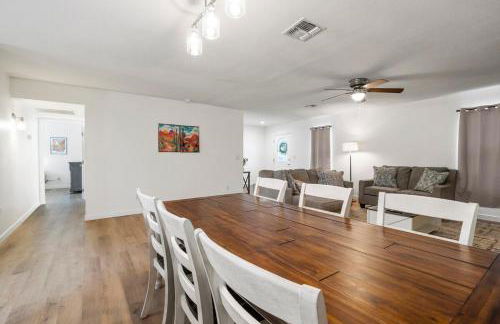 l NEW l Fully Remodeled 3BR 2BTH l 1 Min to Veterans Memorial Park - Foto 42