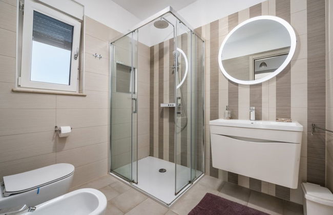 Paula - With Pool - H - Photo 17