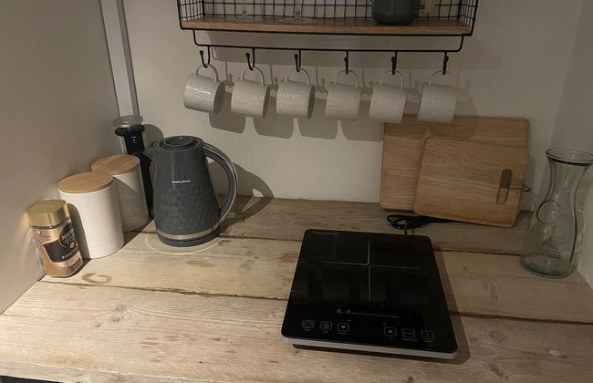 Maygrove Retreat - Sleeps 2 - Jacuzzi - Parking - Photo 5