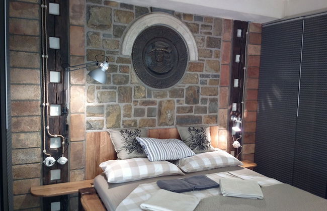 Monfort Apartments - Photo 5