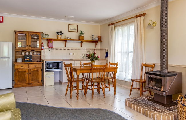 Honeysuckle Cottages Stanthorpe - Photo 7