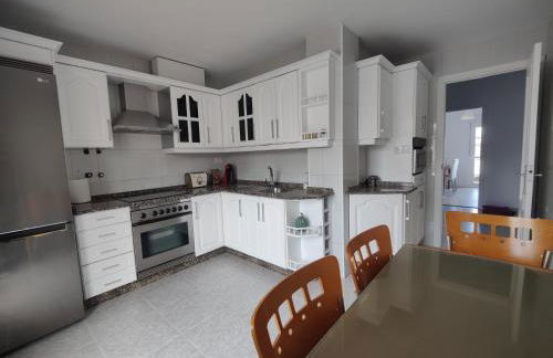 Ático espacioso en zona céntrica - Foto 15