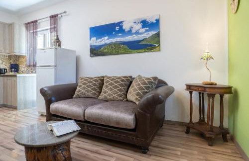 Orchid Garden Apartment - Photo 22