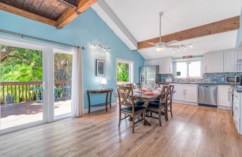 Palm Paradise - Pet Friendly Home on Siesta Key w/ Large Heated Private Pool & Outdoor Area! - Foto 19