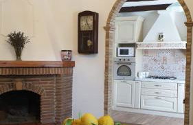 Donna Caterì - Photo 17