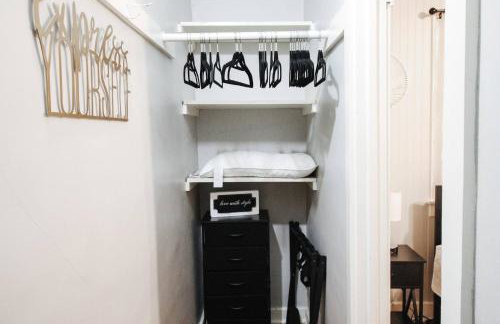 Central Location. Fenced Yard W Washer and Dryer - Foto 14