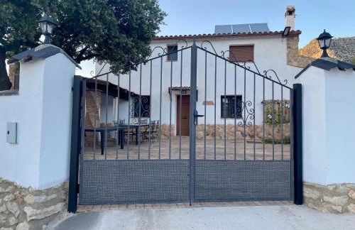 ENTRESIERRAS Apartamentos rurales con chimenea, barbacoa y espacio para eventos - Foto 32