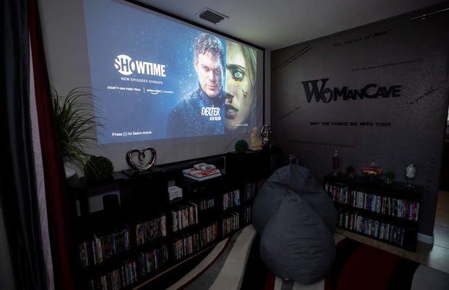 Gorgeous Urban Oasis W/hot Tub, Heated Pool And Private Movie Theater 3 Bedroom Home by RedAwning - Foto 57