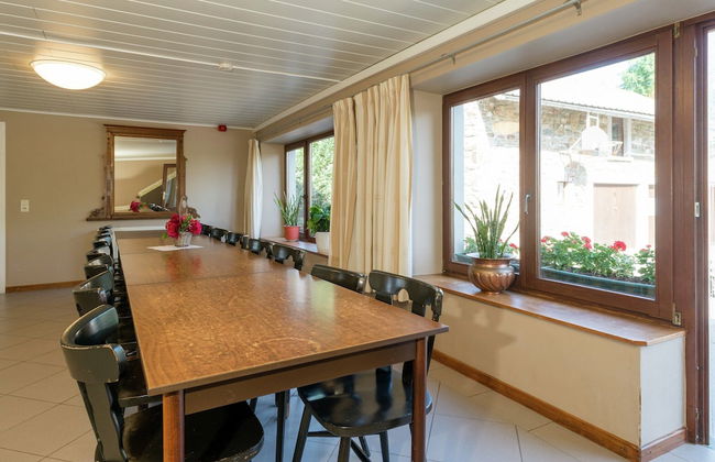 Modern Cottage With Private Garden in Waimes - Photo 21