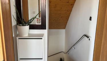 Möblierte 2-Zimmer-Dachwohnung - Foto 4