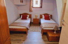 Seva Monolithos house - Photo 38