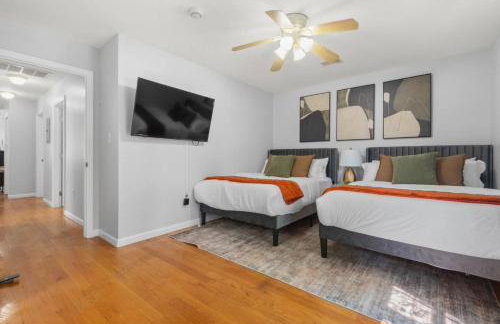 Modern 3BR Near NYC with Pool Table Sleeps 11 - Foto 26