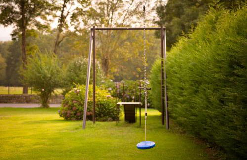 Piscina climatizada y cubierta 365 dias en Casa Rural con Encanto El Puentuco una de las casas mas valoradas de Cantabria - Foto 68