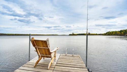 Private Peninsula! Modern-Rustic Fall Lake Cabin - Foto 2