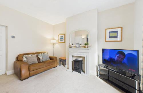 RestfullStays- 3 Bedroom, 4 Bed House FREE PARKING - Foto 1