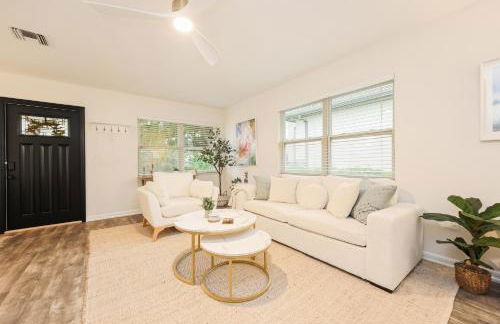 Casa Bella Naples Vacation Home - Photo 1