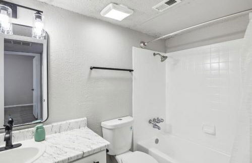 The Landry 283 Spacious and Cozy 2 Bedroom 1bth - Foto 32