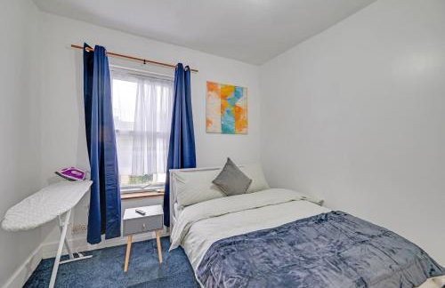 Sleeps 4 - Near Tottenham Stadium w Free Parking - Foto 8