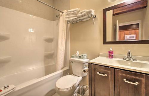 Cozy Couples Getaway Less Than 2 Mi to Lake Michigan! - Foto 16