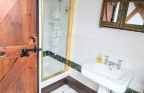 Pritams Gate 7 Bed 4 Bath Barn Conversion with Games Room Dog friendly Near the NEC & BHX - Foto 24