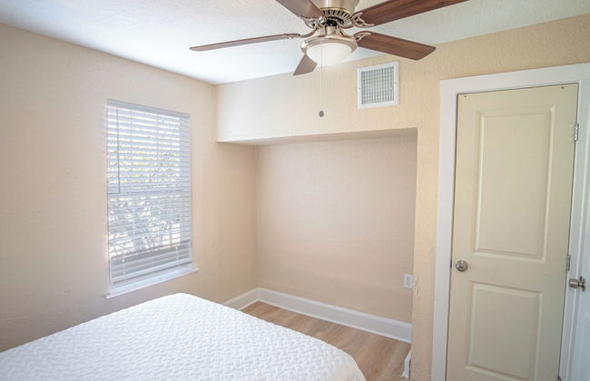 3 Br/1 BA Remodeled Home Near Downtown - Photo 4