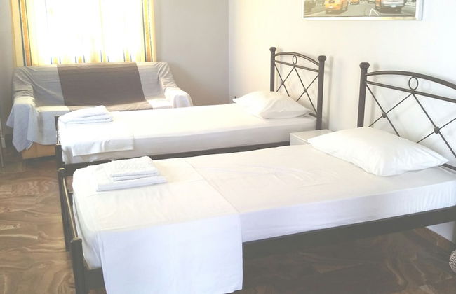 Gatis House - Photo 4