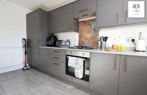 Spacious 3 Bed Home In The Heart Of Bridgend - By EKLIVING LUXE Short Lets & Serviced Accommodation - Foto 52