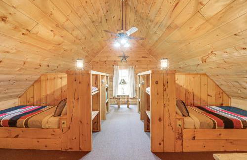 Fire Pit and Porch Warm and Woodsy Rothbury Escape! - Foto 19