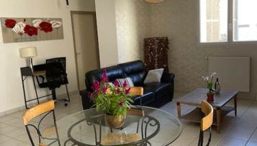 Bel appartement proche gare - WiFi - parking - Foto 2