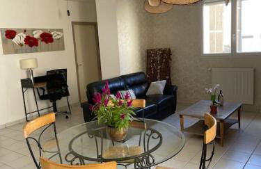 Bel appartement proche gare - WiFi - parking - Foto 2