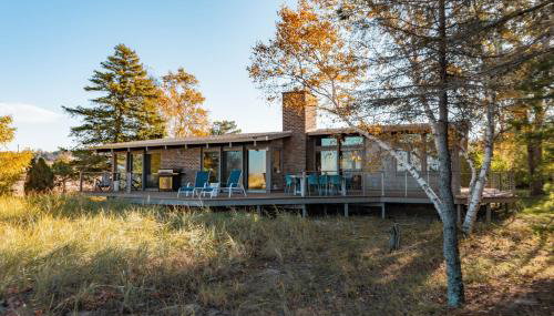 Midcentury home, private beach. large great room - Foto 4