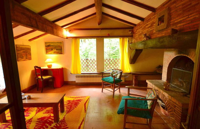 Peaceful Retreat With Shared Pool - Photo 11