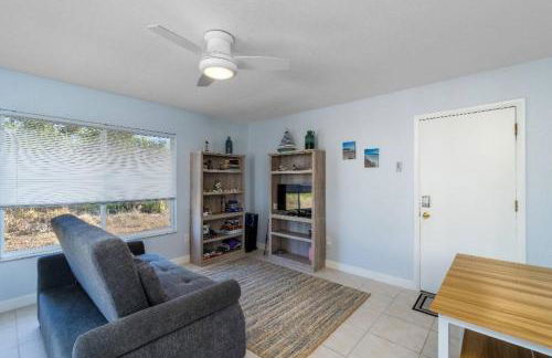 "Canal Dreams" 3 BR2 BA pool home on the canal - Foto 44