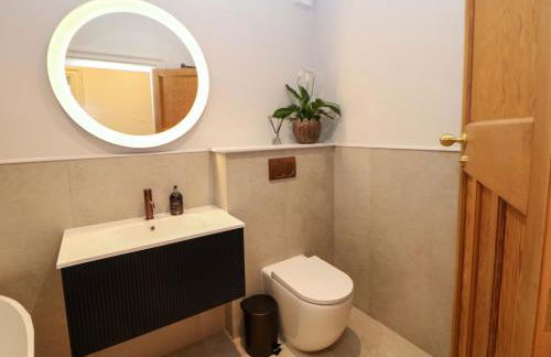 The Reading Room - Photo 17