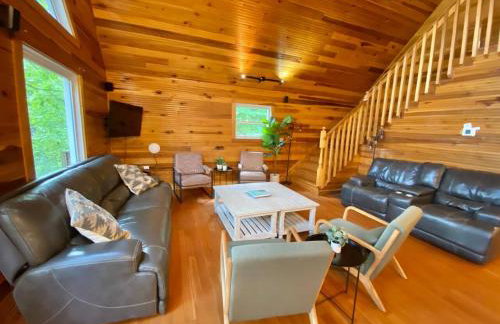 14 Guest 7 Bed 4 BR Lakefront Cabin w Hot Tub - Foto 35