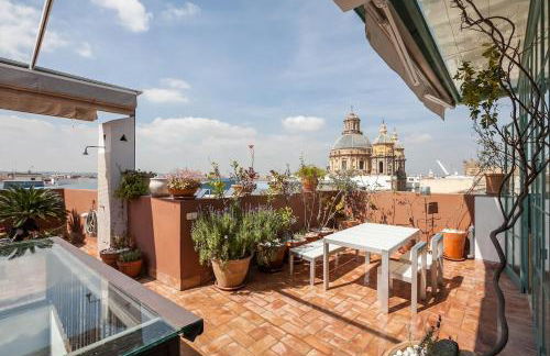 PENTHOUSE IN RESTORED c19TH HOME - Foto 6