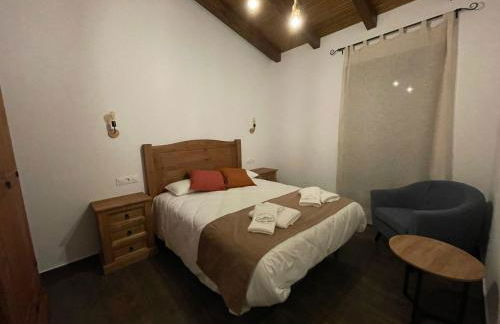 APARTAMENTOS DOÑA JIMENA DEL AMBROZ 4 Estrellas complejo único en el centro del pueblo - Foto 6