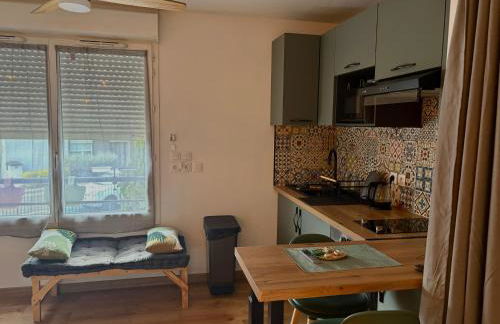 T1 cosy tout équipé, proche Airbus aéroport - Foto 4