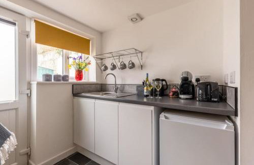 Sea Whispers at Porthleven - Foto 13