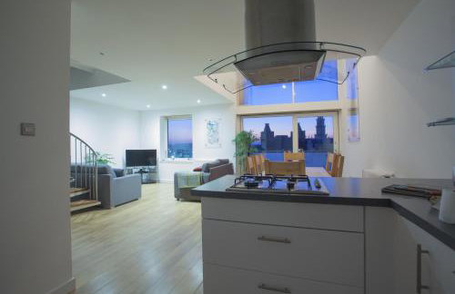 CITY CENTRE APARTMENT with Free Secure Underground Parking - Foto 34