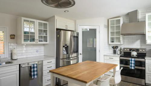 Cozy Family Retreat with Yard - Walk to Olde Town - Foto 3, stove, dishwasher, pet friendly