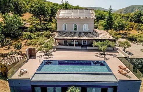 4 Bedroom Gorgeous Home In Satriano - Foto 12