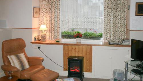 Bakehouse Cottage - Photo 2